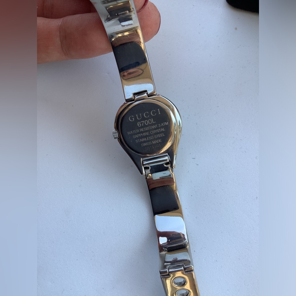 Ladies GUCCI buckle bangle dress watch ❤️❤️ - Picture 9 of 12
